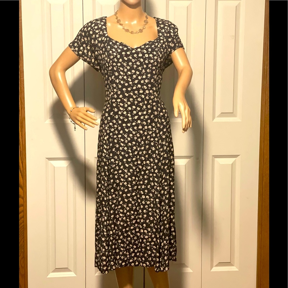 Vintage Floral cap sleeved back zip dress. SZ 14